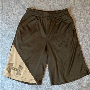 Black under Armour basketball shorts